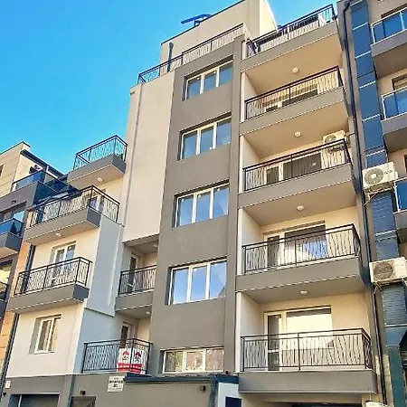 Emma's Sweet - Next To Grand Mall Апартаменты